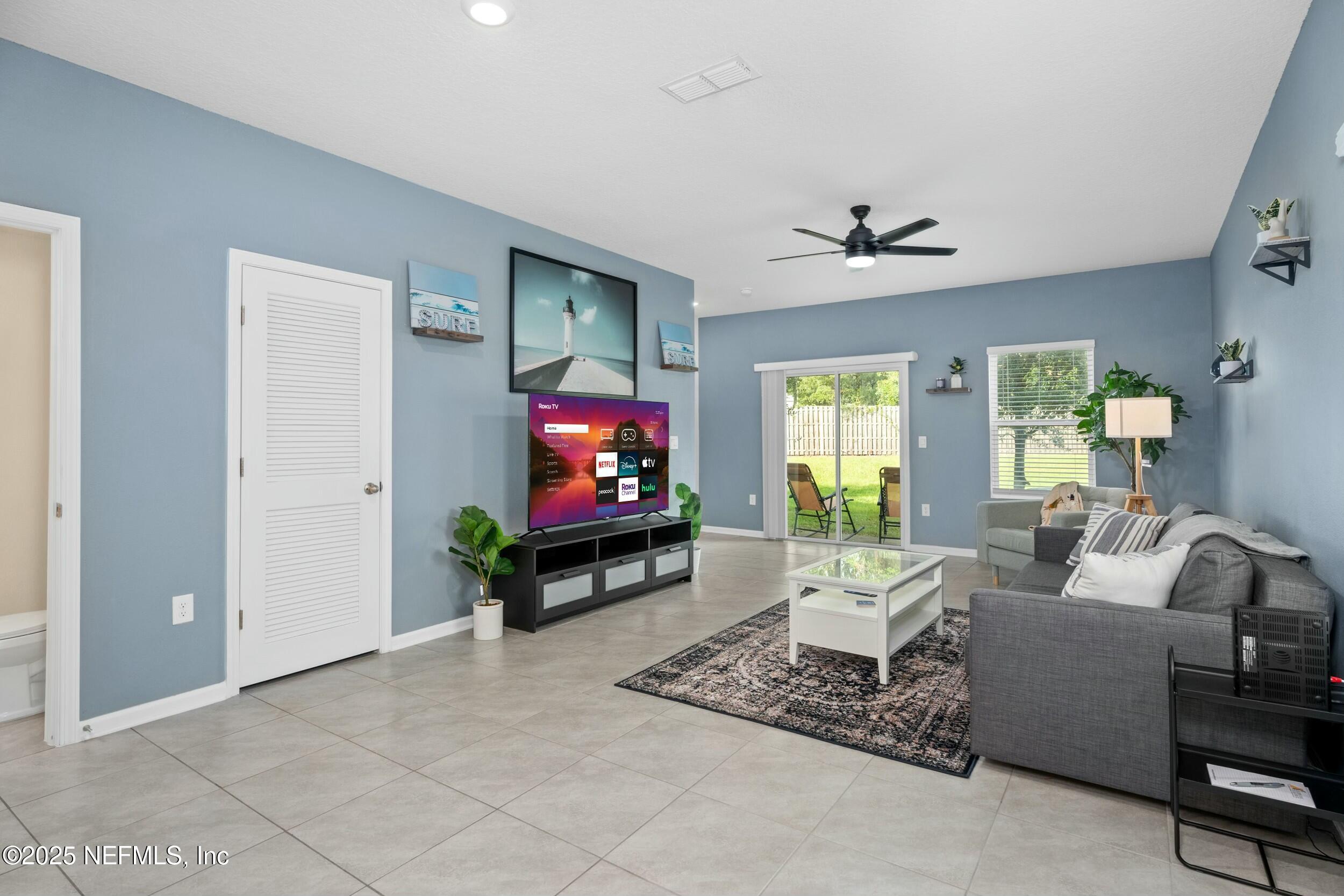 237 Aralia Lane Jacksonville, FL 32216 - Photo 3 of 25 tempImage53FdML