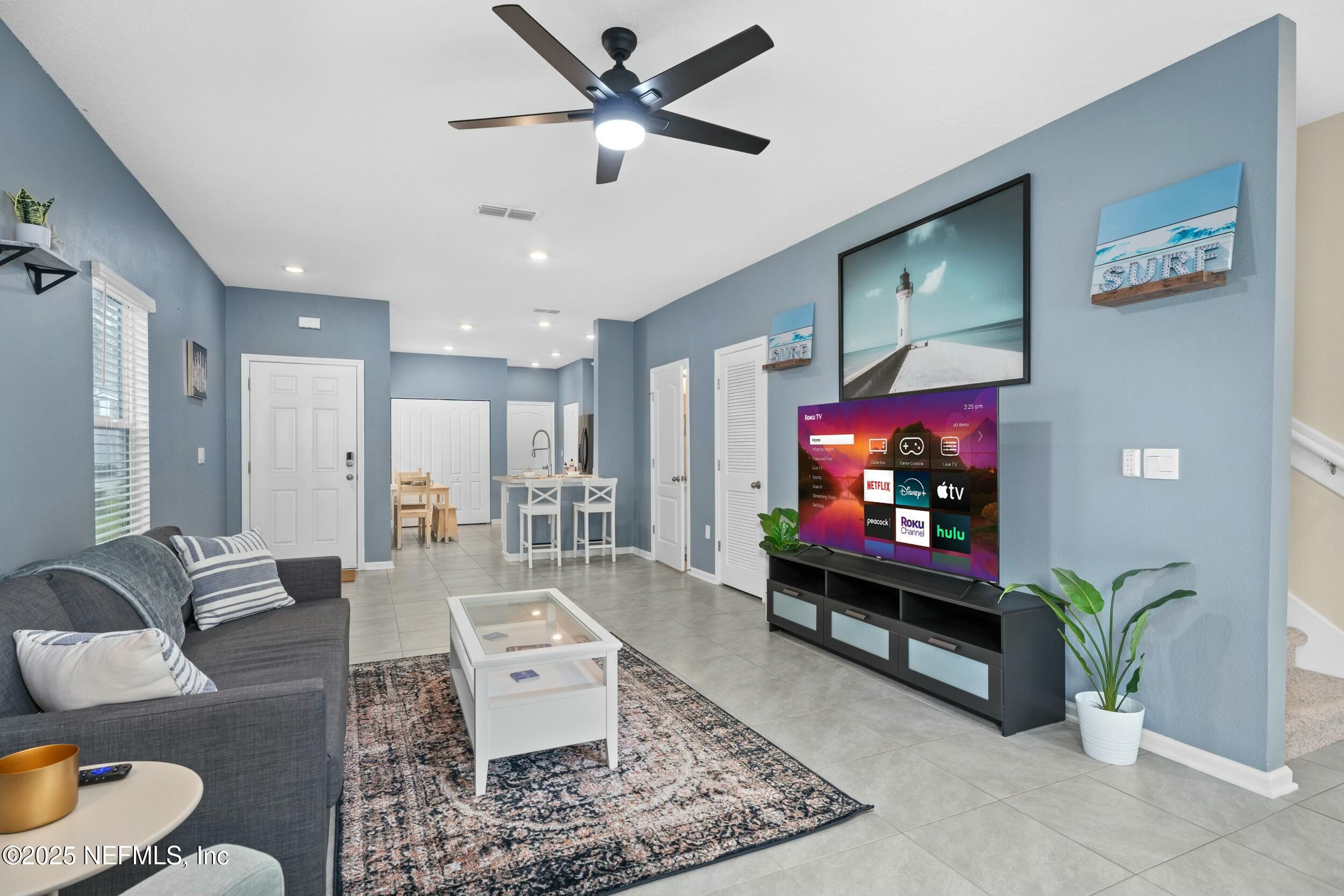 237 Aralia Lane Jacksonville, FL 32216 - Photo 7 of 25 tempImageIwHJA2