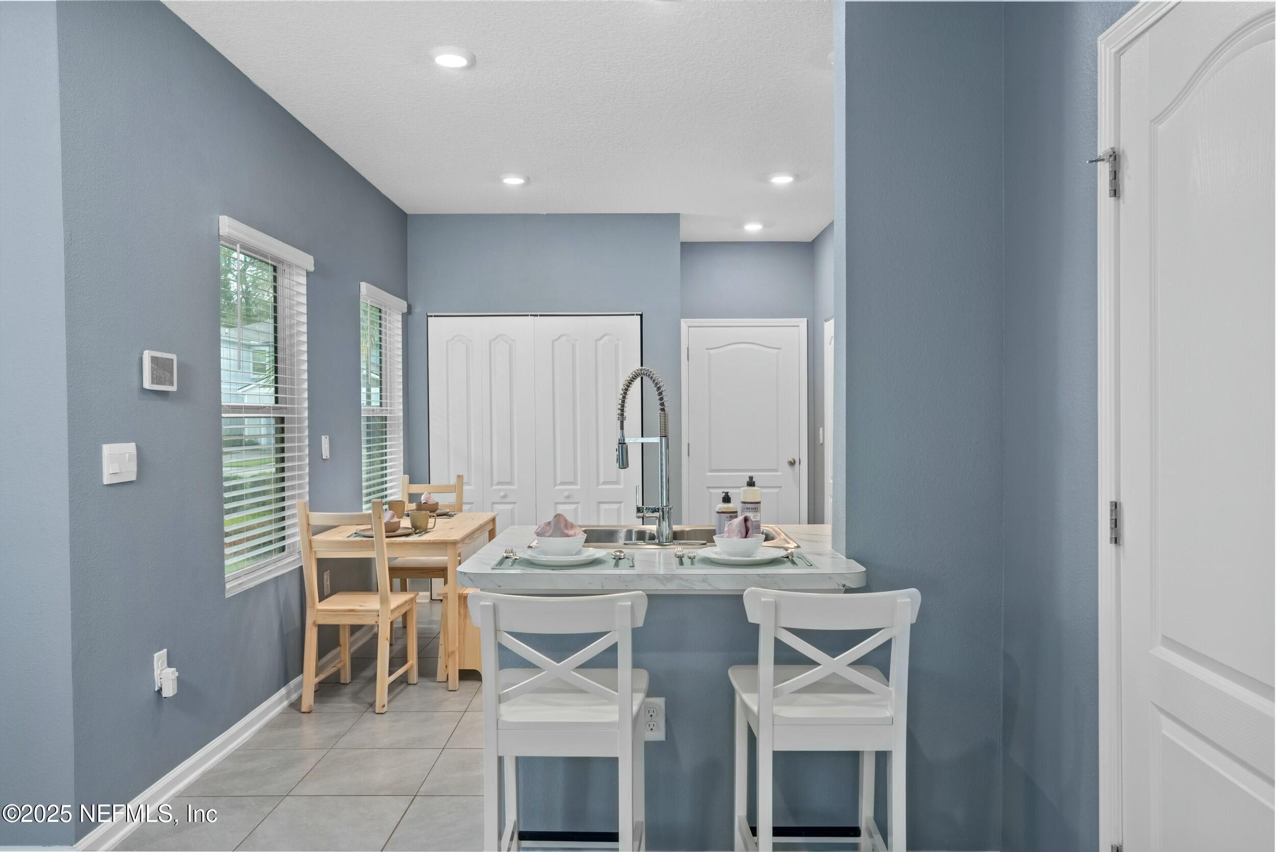 237 Aralia Lane Jacksonville, FL 32216 - Photo 8 of 25 tempImageCAeMuq