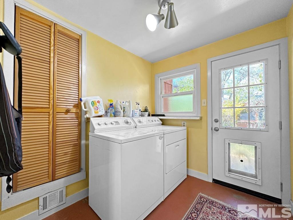987 Mt Rose Street Reno, NV 89509 - Photo 24 of 34 a view of bathroom with dual sinks