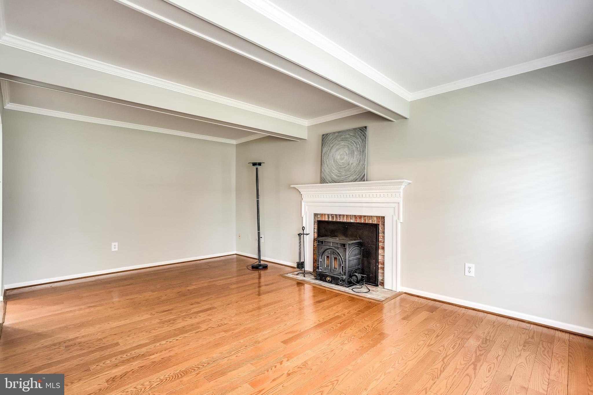 14212 Twig Road Silver Spring, MD 20905 - Photo 13 of 36 Family Room w/ Hardwood Floors