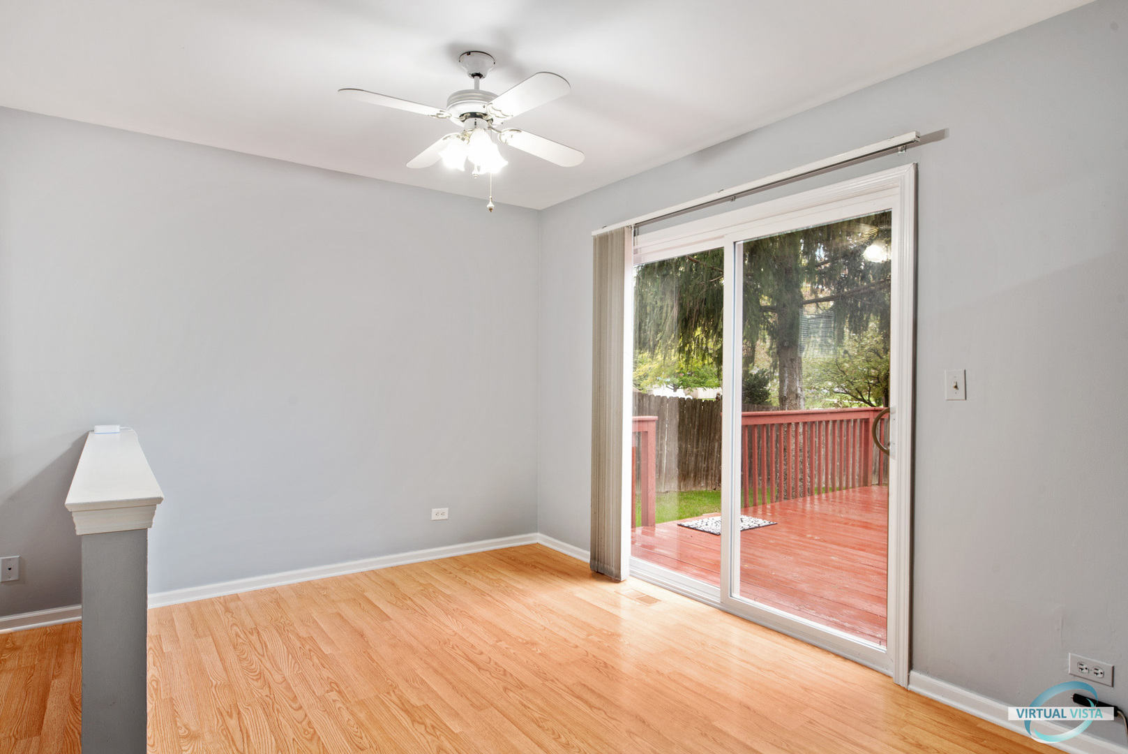 960 Millwood Drive Bartlett, IL 60103 - Photo 19 of 33 a view of an empty room with a window