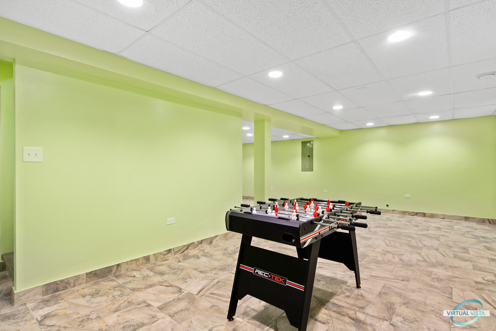 960 Millwood Drive Bartlett, IL 60103 - Photo 22 of 33 a view of a room with shelves