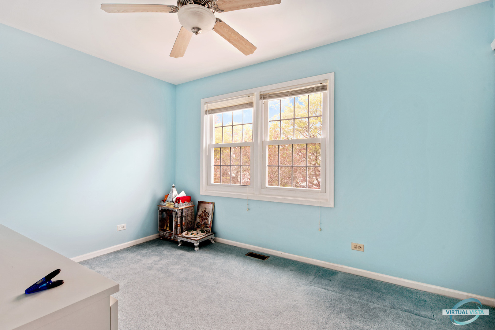 960 Millwood Drive Bartlett, IL 60103 - Photo 30 of 33 a living room with furniture