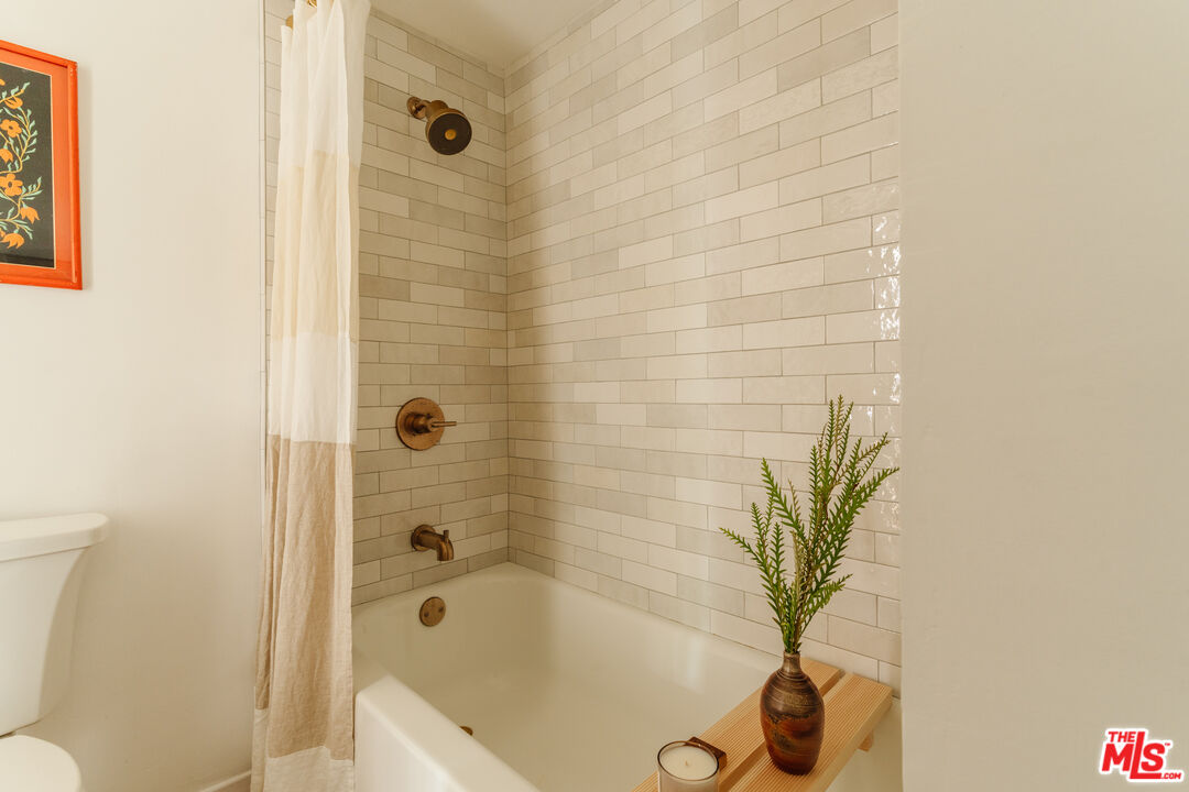 6457 Tokay Road Tujunga, CA 91042 - Photo 14 of 53