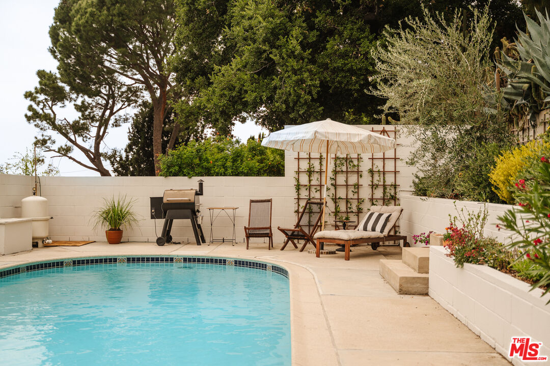 6457 Tokay Road Tujunga, CA 91042 - Photo 45 of 53 swimming pool view