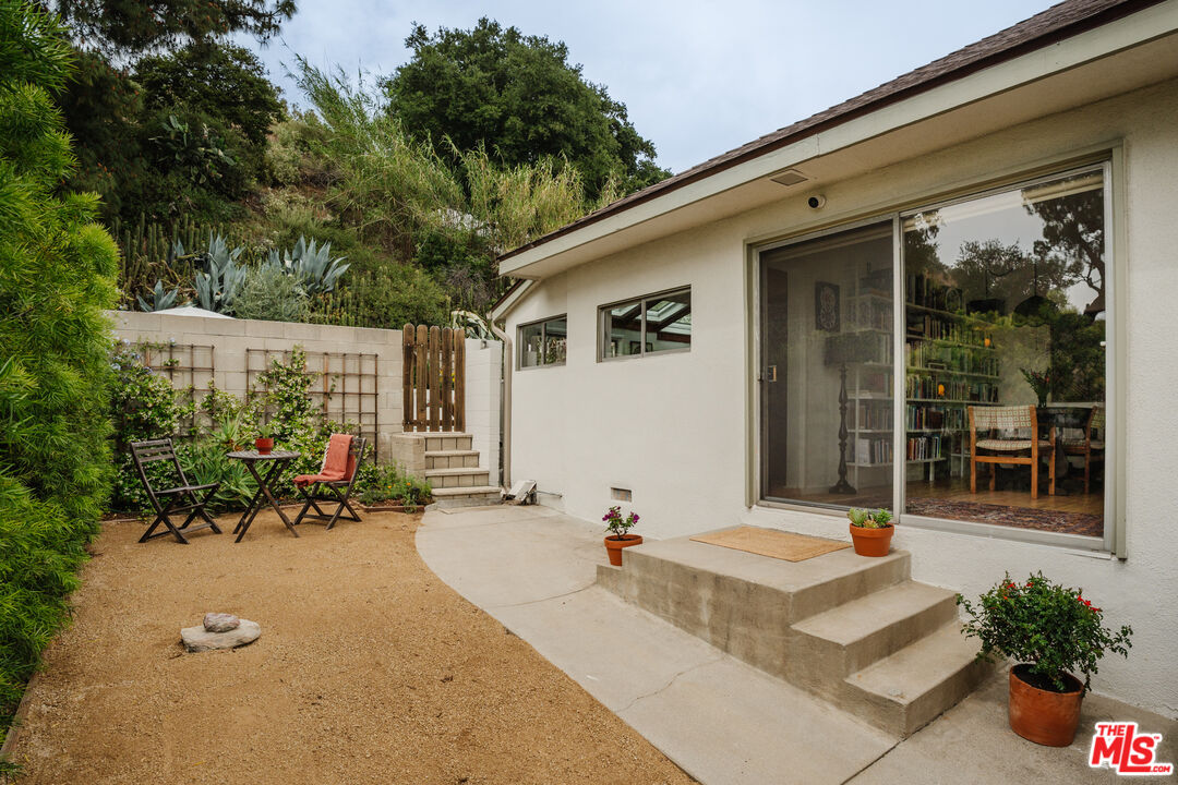6457 Tokay Road Tujunga, CA 91042 - Photo 48 of 53 a house view with a outdoor space