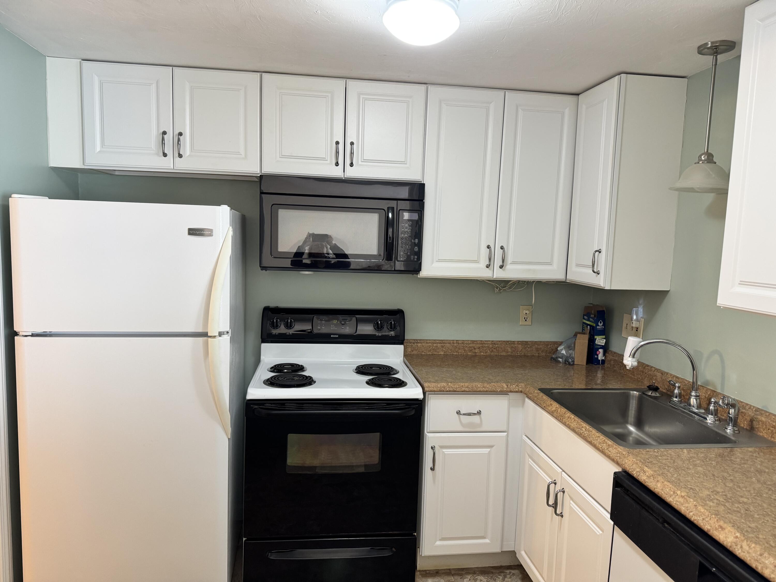 775 West Main Street, Unit 5 Hyannis, MA 02601 - Photo 8 of 20 IMG_5525