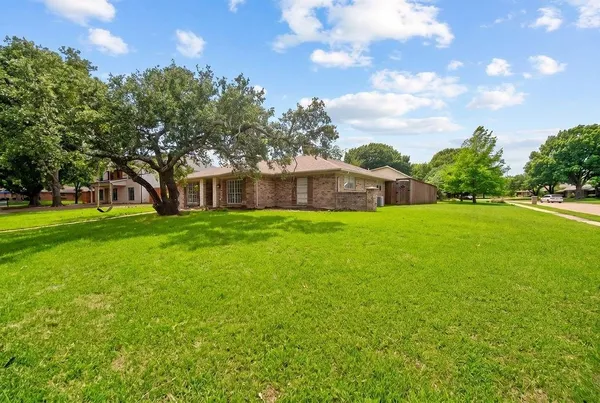 $895,000 | 3107 Canyon Creek Drive, Richardson, TX 75080