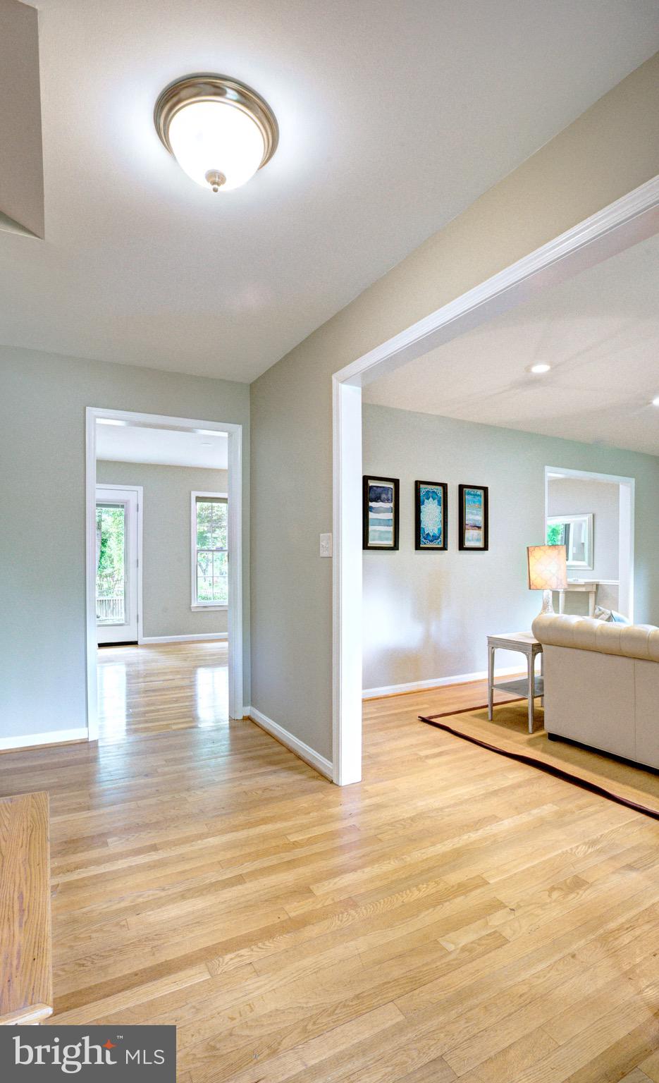 6925 Old Stage Road North Bethesda, MD 20852 - Photo 3 of 31 Bright open foyer