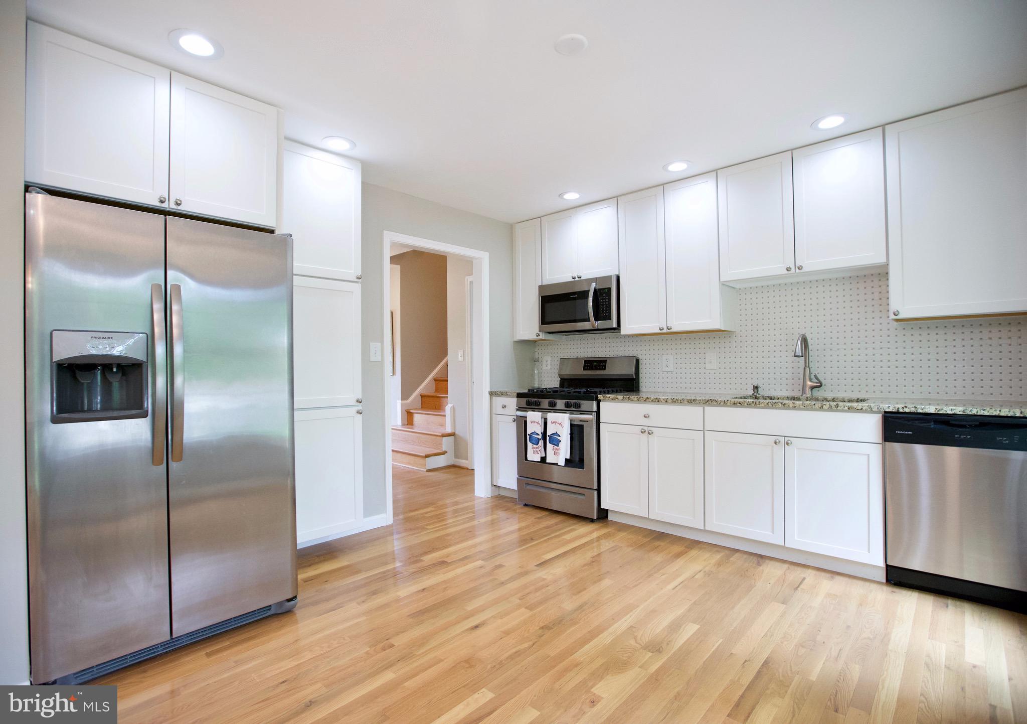 6925 Old Stage Road North Bethesda, MD 20852 - Photo 5 of 31 Brand new appliances