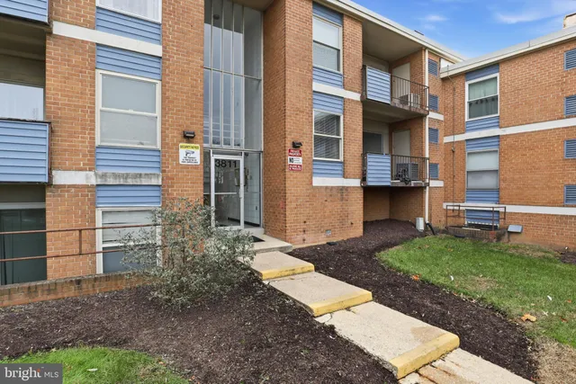 $1,800 | 3811 St Barnabas Road, Unit T1, Suitland, MD 20746