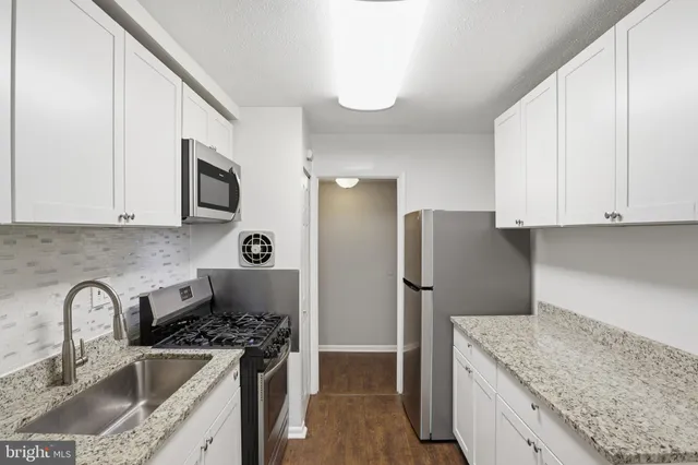 $1,800 | 3811 St Barnabas Road, Unit T1, Suitland, MD 20746