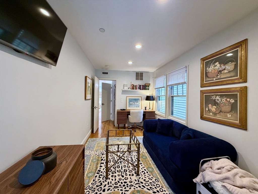 77 F Street, Unit 2 Boston, MA 02127 - Photo 10 of 13