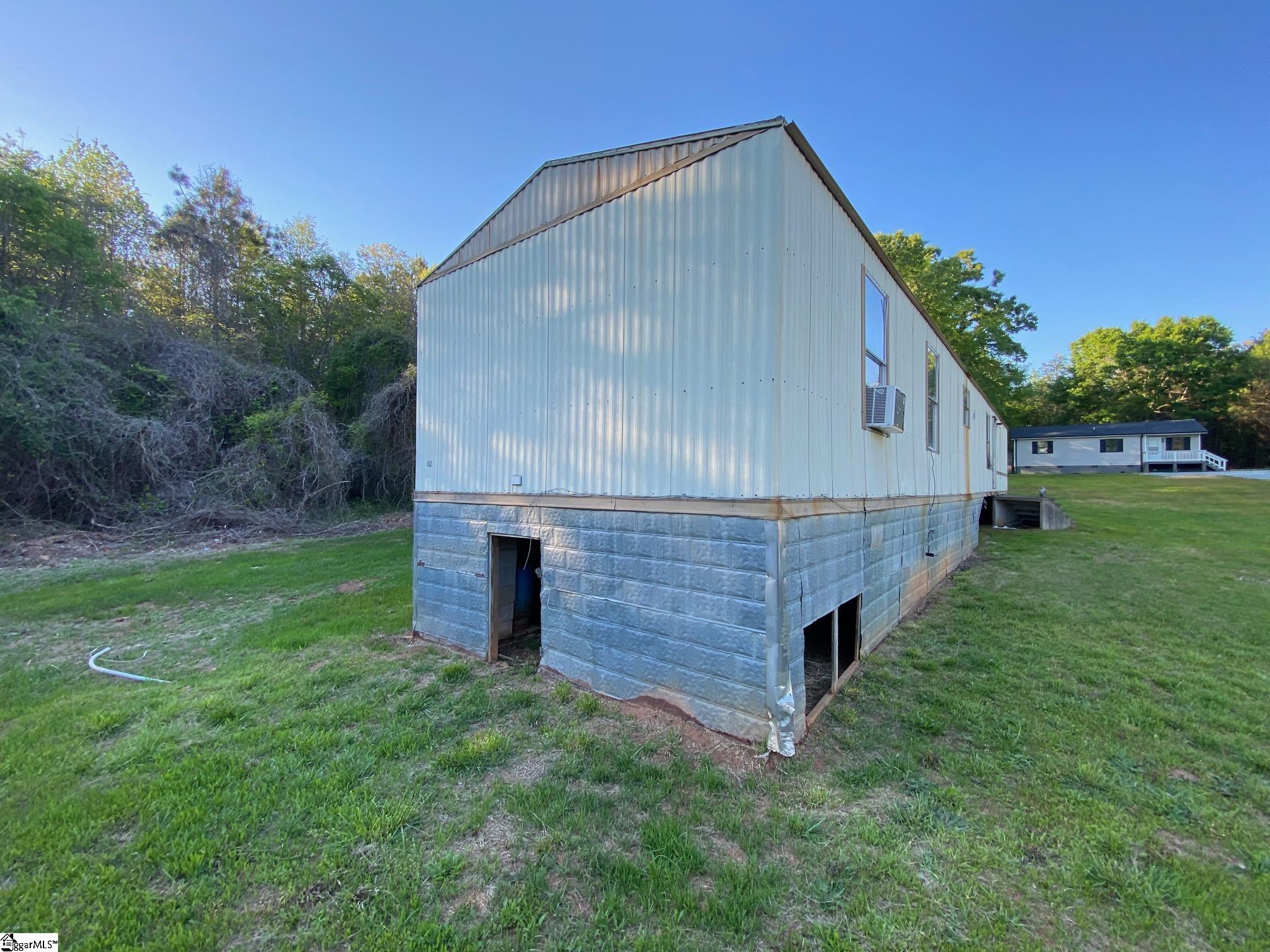 23215 East 72nd Highway Clinton, SC 29325 - Photo 14 of 41