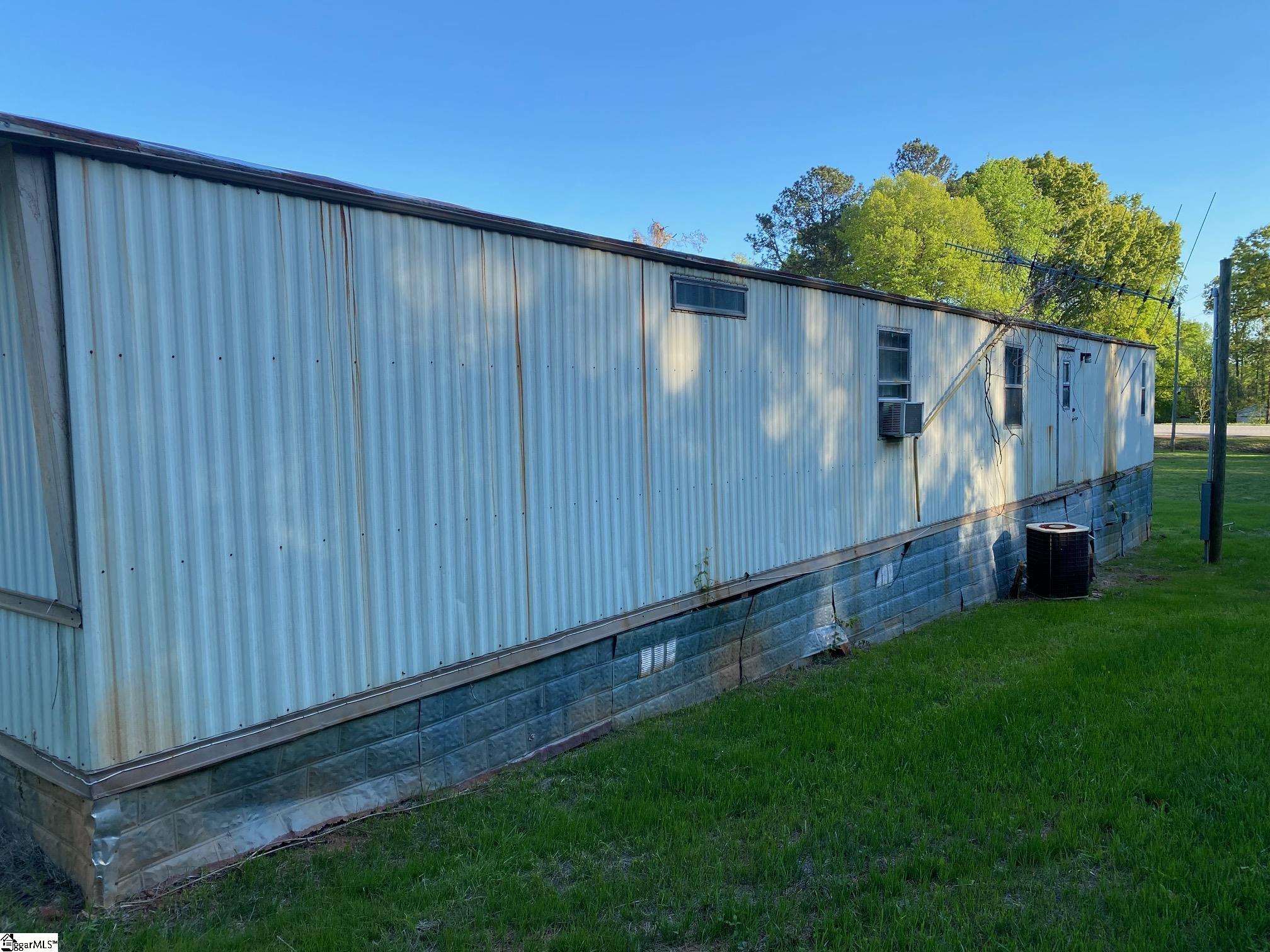 23215 East 72nd Highway Clinton, SC 29325 - Photo 16 of 41