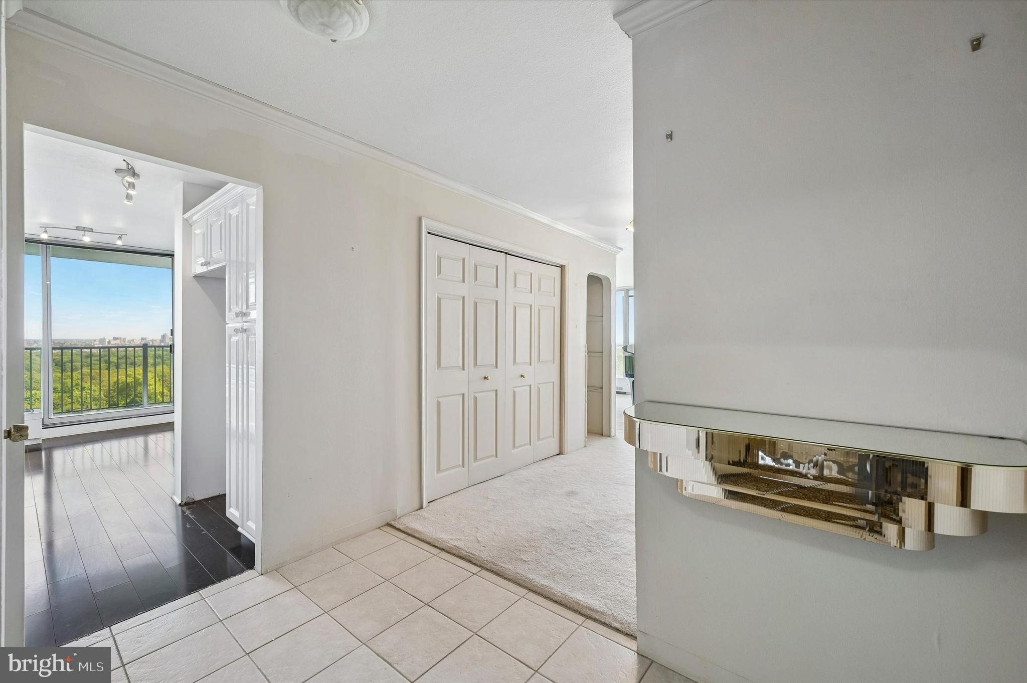 3900 West Ford Road, Unit 16E Philadelphia, PA 19131 - Photo 6 of 14 Foyer