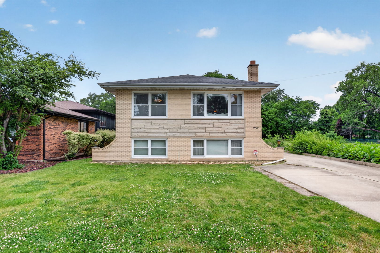 9700 West 58th Street Countryside, IL 60525 - Photo 3 of 57
