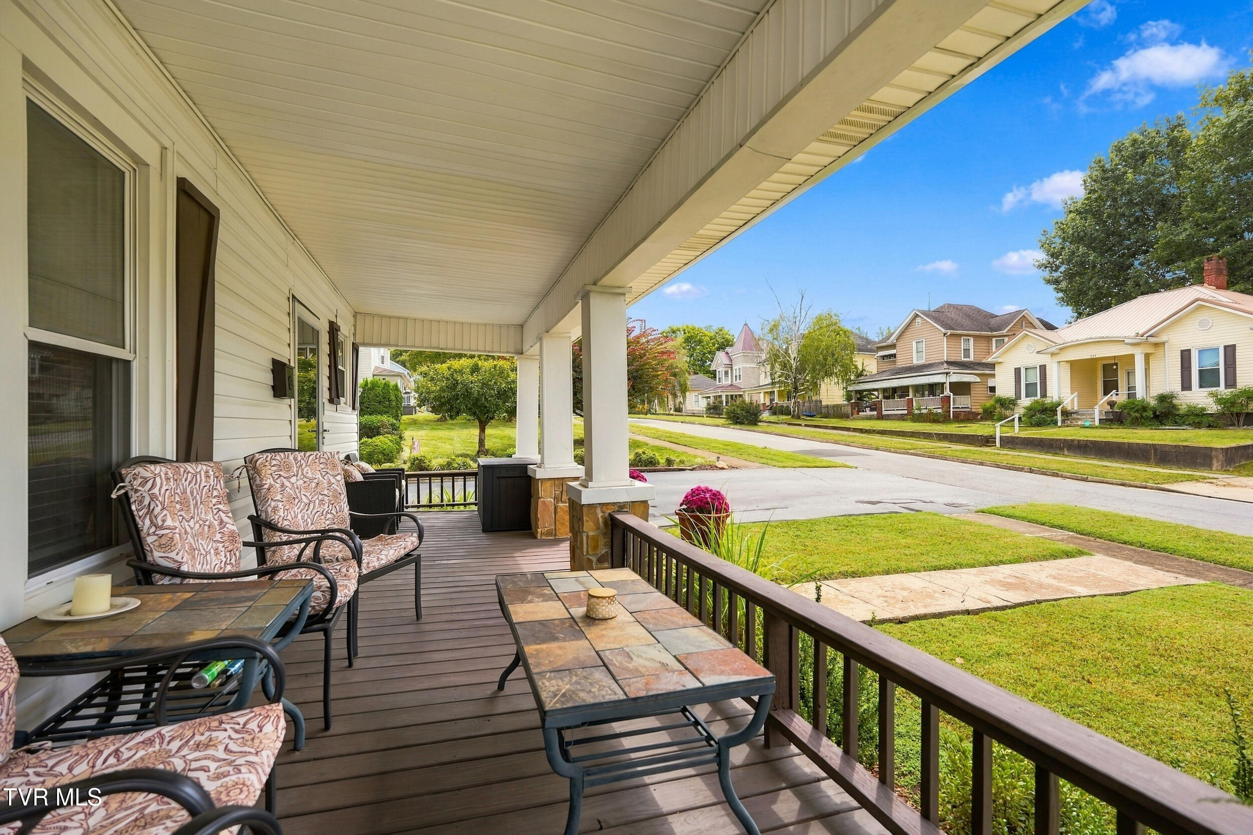 209 1st Street Erwin, TN 37650 - Photo 5 of 52 5_209 1st st-37