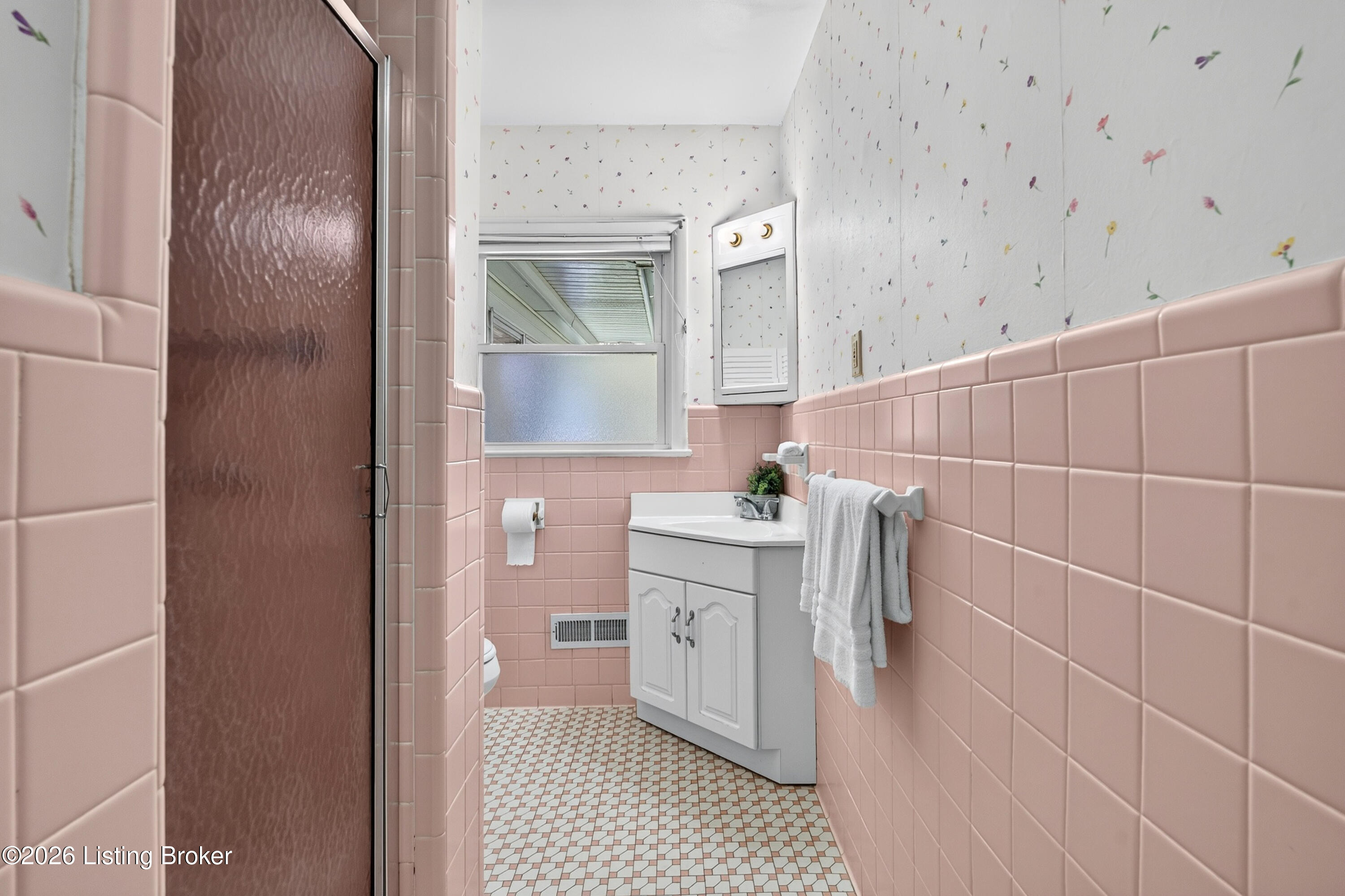 7203 Boxwood Road Louisville, KY 40222 - Photo 28 of 56 Primary bath