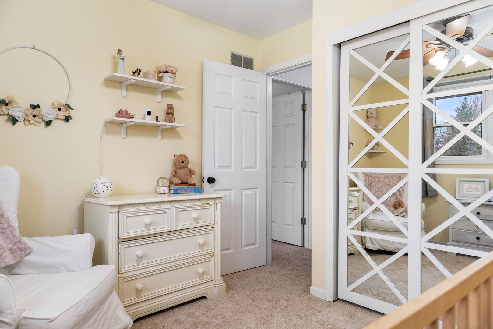 1N264 Darling Street Carol Stream, IL 60188 - Photo 19 of 30 a view of an entryway with wooden floor