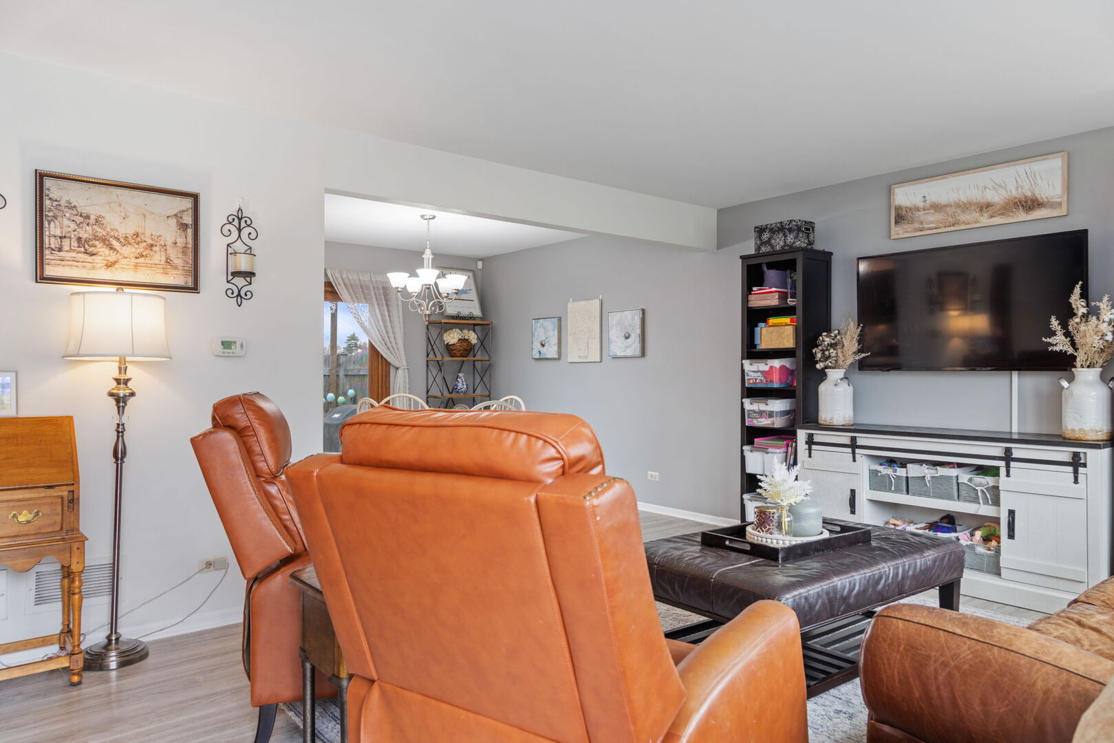 1N264 Darling Street Carol Stream, IL 60188 - Photo 5 of 30 a living room with furniture and a flat screen tv