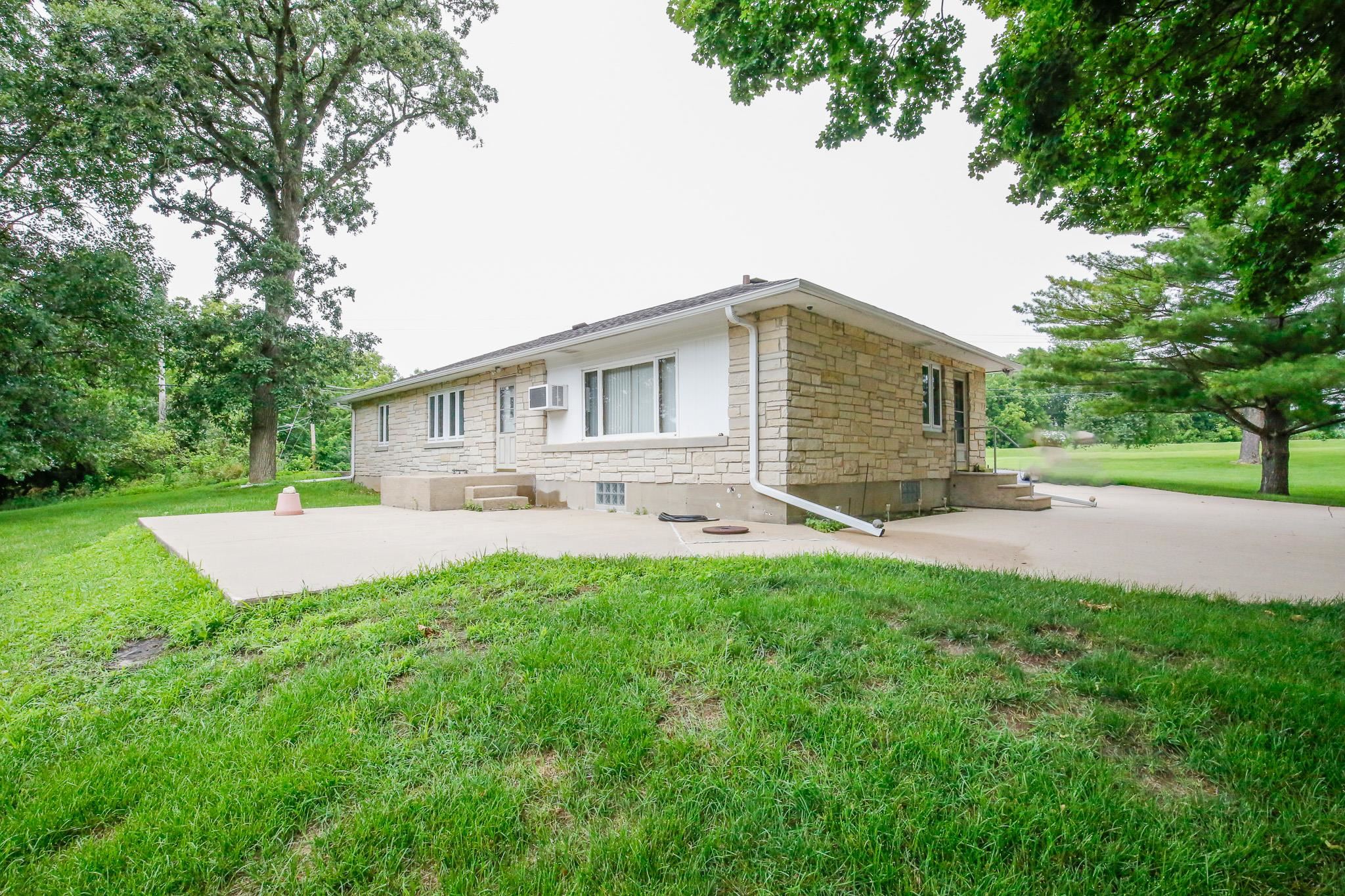 1742 Wolverine Road Dixon, IL 61021 - Photo 2 of 49