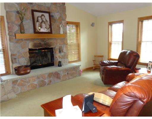 723 Tanglewood Road Hermitage, PA 16148 - Photo 2 of 18 Family Room.