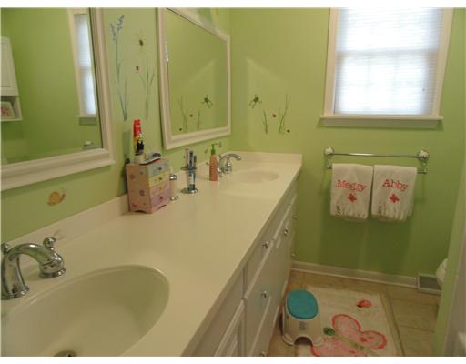 723 Tanglewood Road Hermitage, PA 16148 - Photo 14 of 18 Full Bath.