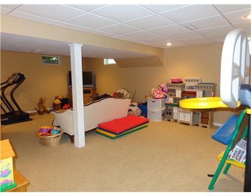 723 Tanglewood Road Hermitage, PA 16148 - Photo 15 of 18 Family Room.
