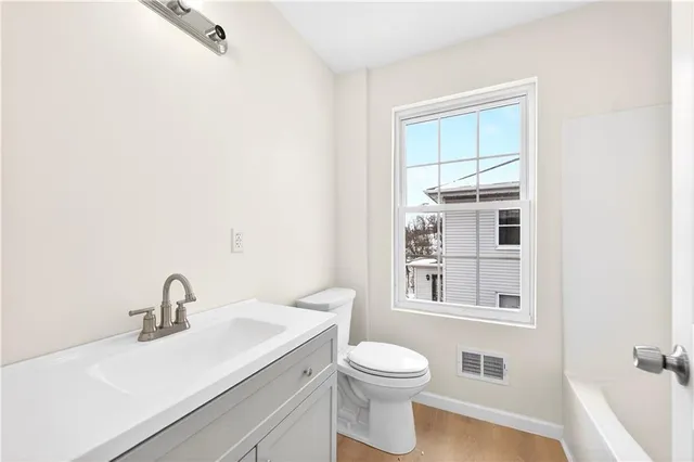 $2,200 | 3 Pioneer Avenue, Pittsburgh, PA 15229