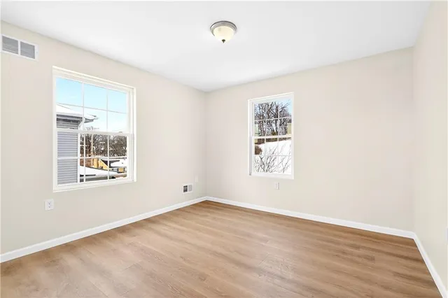 $2,200 | 3 Pioneer Avenue, Pittsburgh, PA 15229