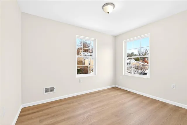 $2,200 | 3 Pioneer Avenue, Pittsburgh, PA 15229