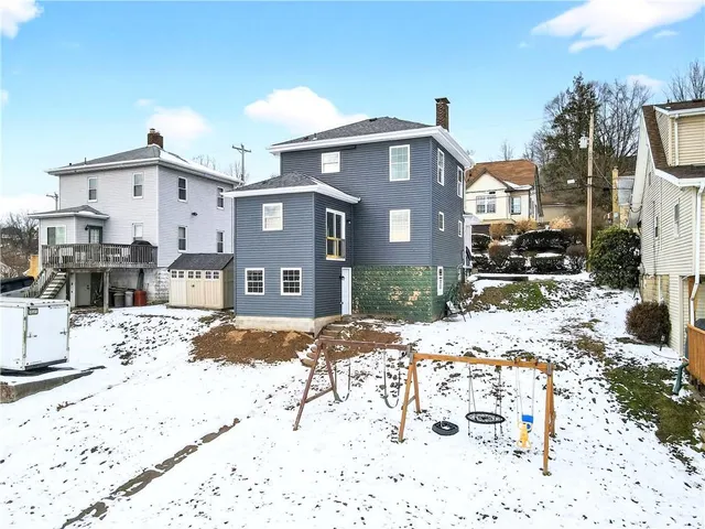 $2,200 | 3 Pioneer Avenue, Pittsburgh, PA 15229