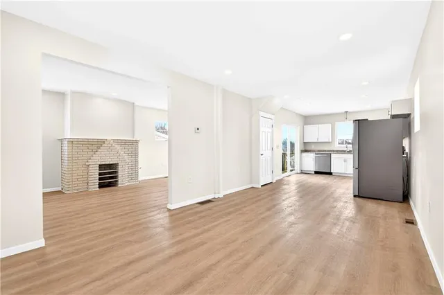 $2,200 | 3 Pioneer Avenue, Pittsburgh, PA 15229