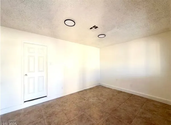 $1,745 | 7006 Cheerful Circle, Las Vegas, NV 89147