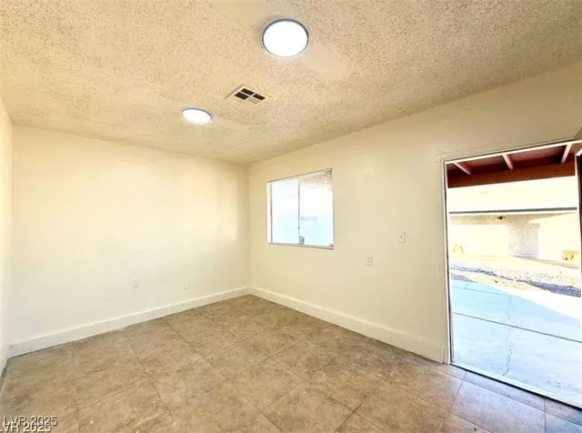 $1,795 | 7006 Cheerful Circle, Las Vegas, NV 89147