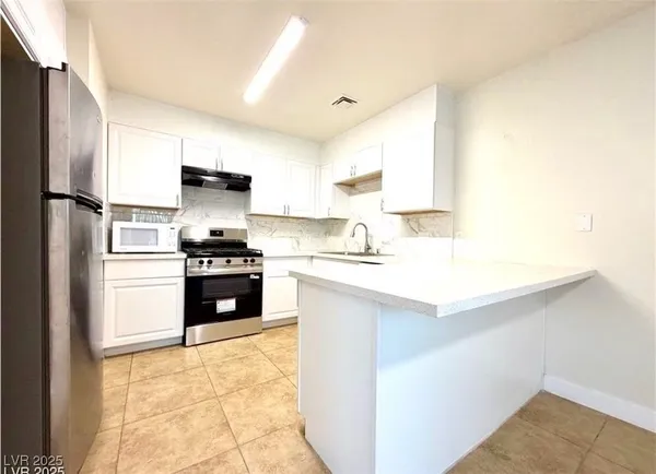 $1,745 | 7006 Cheerful Circle, Las Vegas, NV 89147