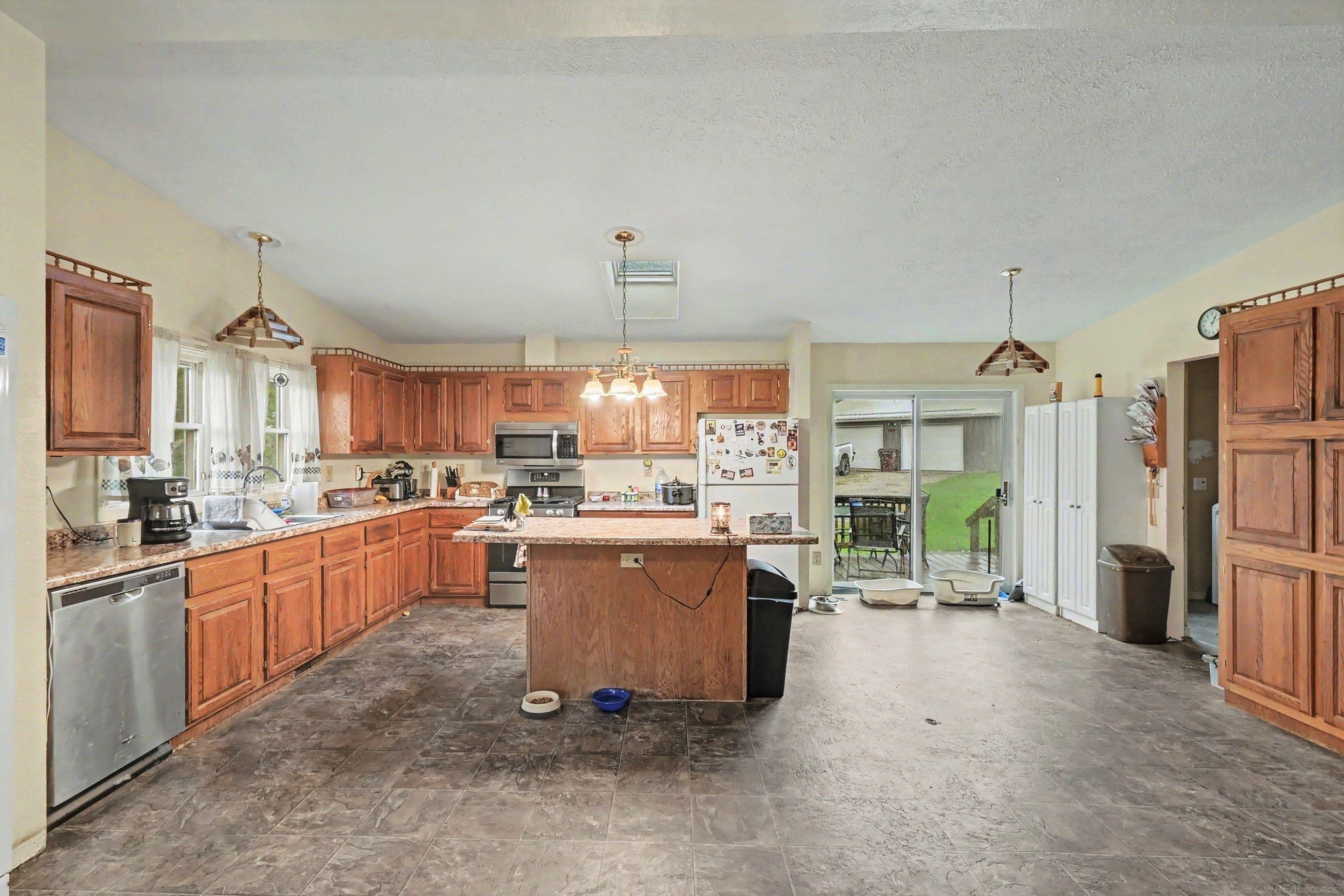 4499 South Onondaga Road Onondaga, MI 49264 - Photo 5 of 41 Gallery Image 5
