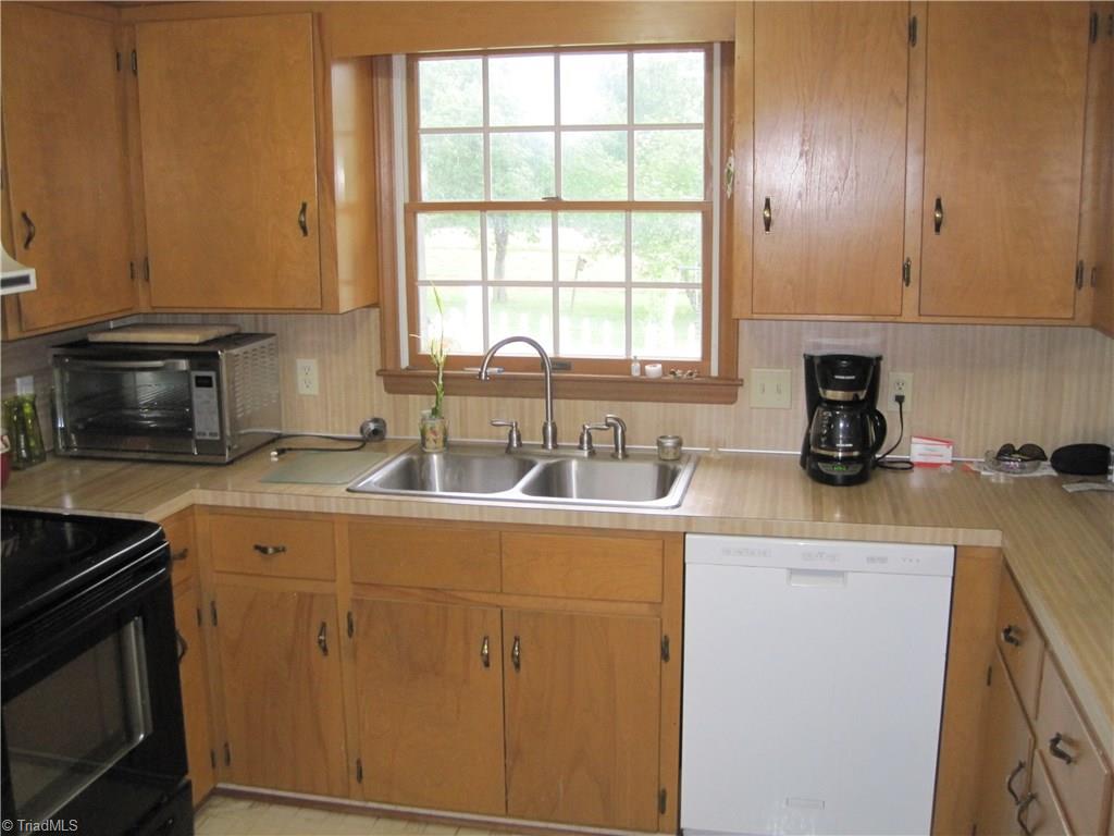 227 Barney Road High Point, NC 27265 - Photo 4 of 8 Gallery Image 4