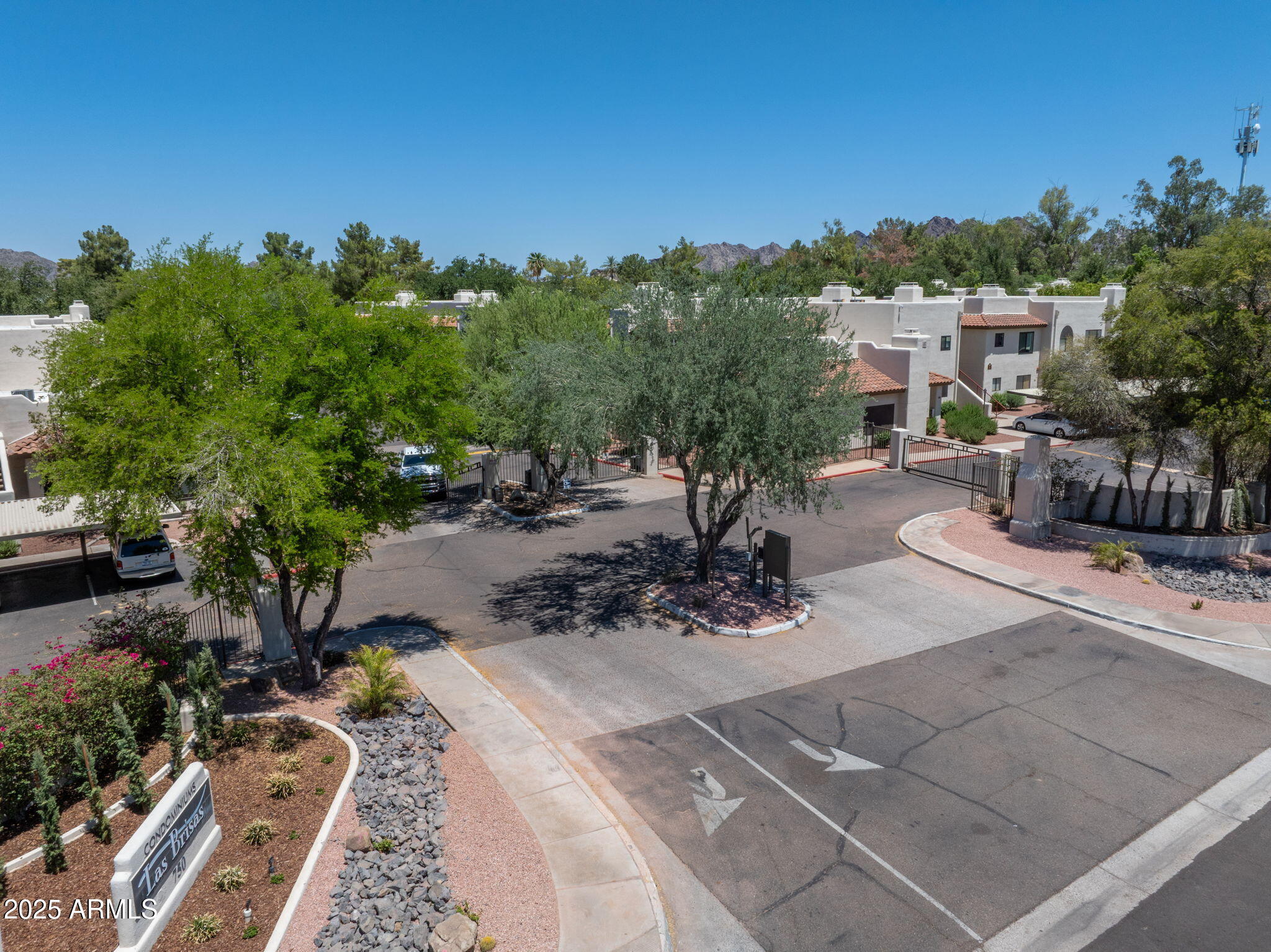 750 East Northern Avenue, Unit 1089 Phoenix, AZ 85020 - Photo 36 of 36 a view of a backyard