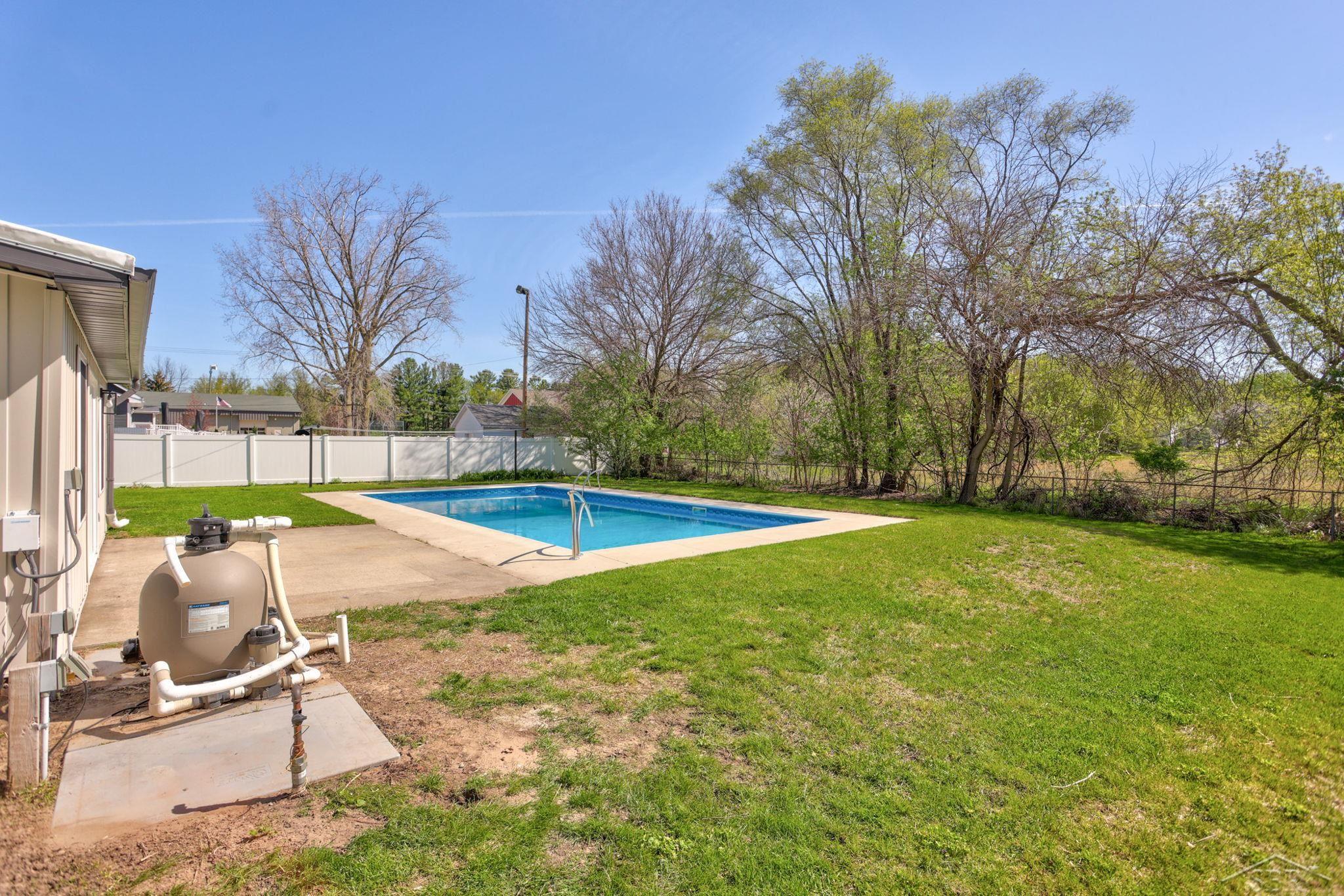 3950 North Thomas Road Freeland, MI 48623 - Photo 33 of 38