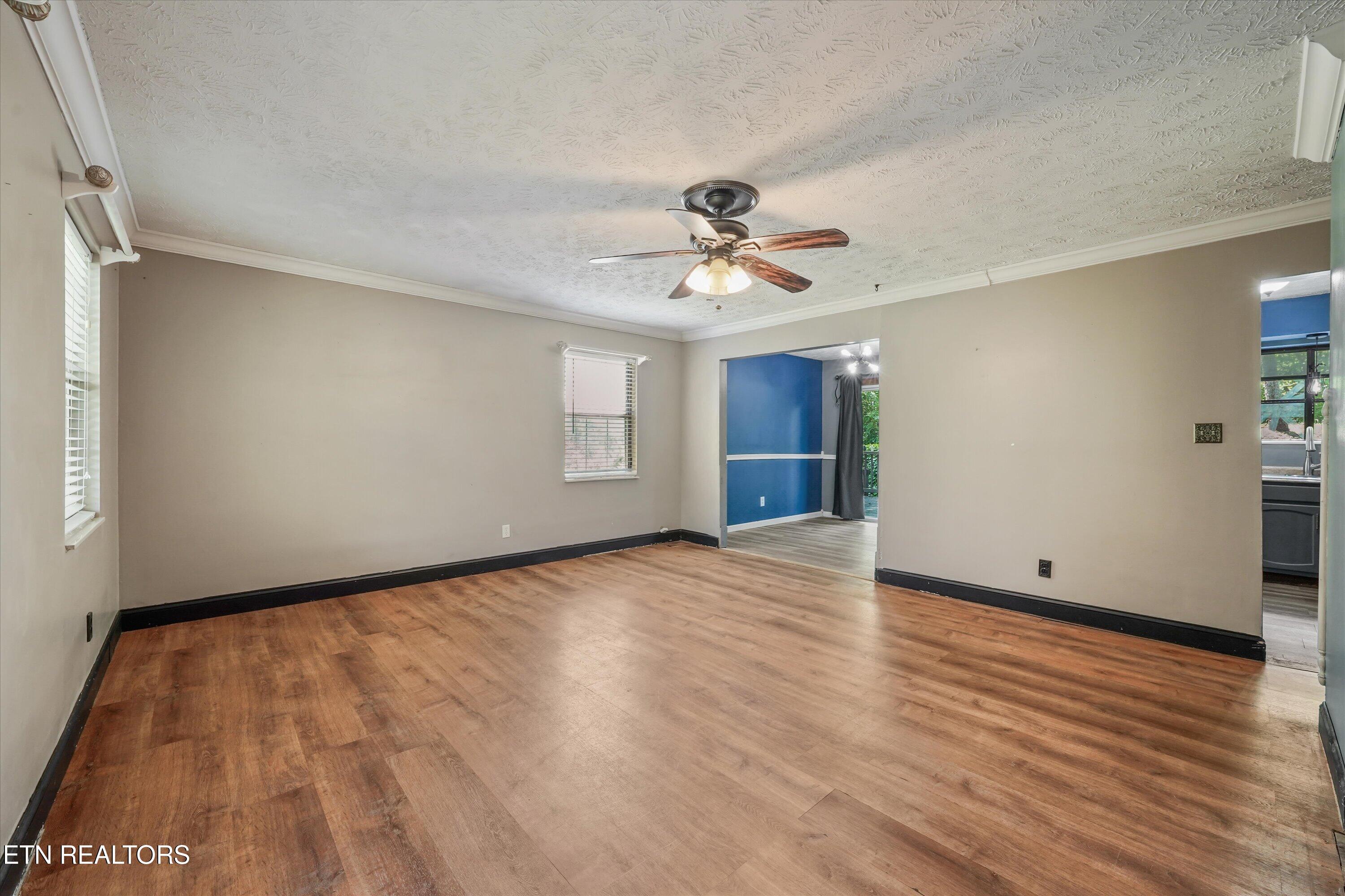 250 Ollis Road Oliver Springs, TN 37840 - Photo 10 of 47 Living Room