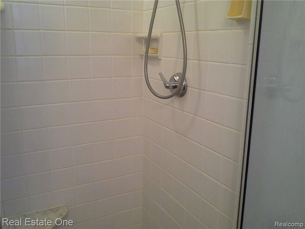 36900 West Eleven Mile Road Farmington, MI 48331 - Photo 15 of 70