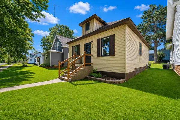 $169,900 | 218 2nd Street Northwest, Crosby, MN 56441