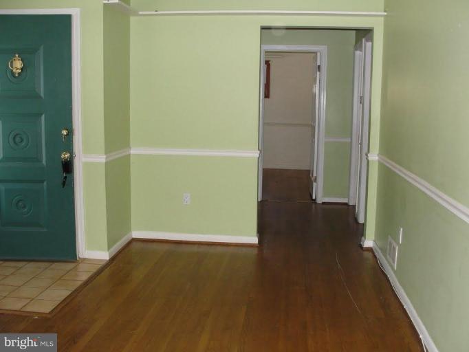 16101 Kenny Road Laurel, MD 20707 - Photo 2 of 15 Entrance / Foyer