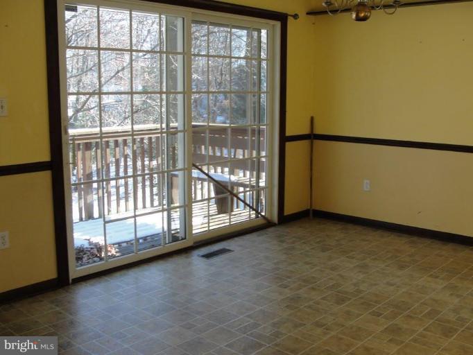 16101 Kenny Road Laurel, MD 20707 - Photo 11 of 15 Breakfast Area