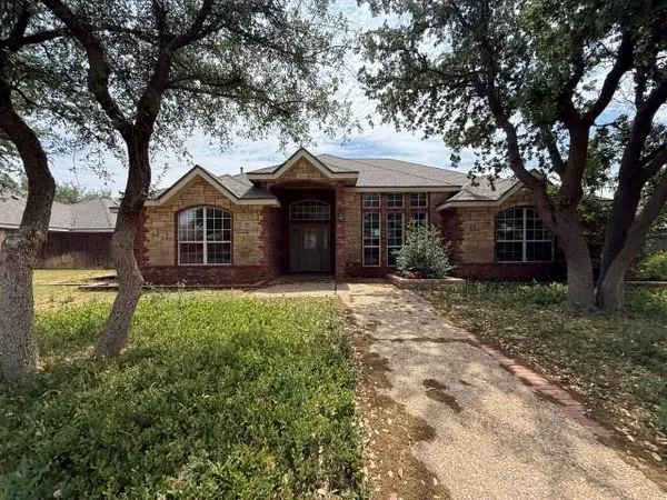 $478,400 | 4805 Woodhollow Drive, Midland, TX 79707