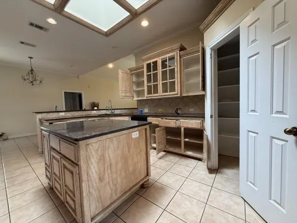 $478,400 | 4805 Woodhollow Drive, Midland, TX 79707