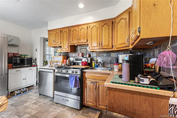 $600,000 | 94-09 Linden Boulevard | Ozone Park